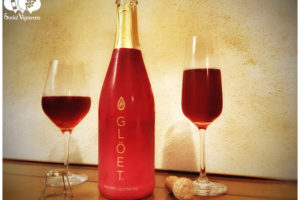 Glöet Mulled Wine-Flavored Bubbly: the Taste of Christmas, to Serve Chilled